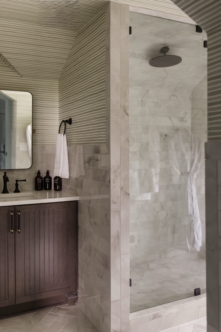 Private full bathroom, The Geny suite
