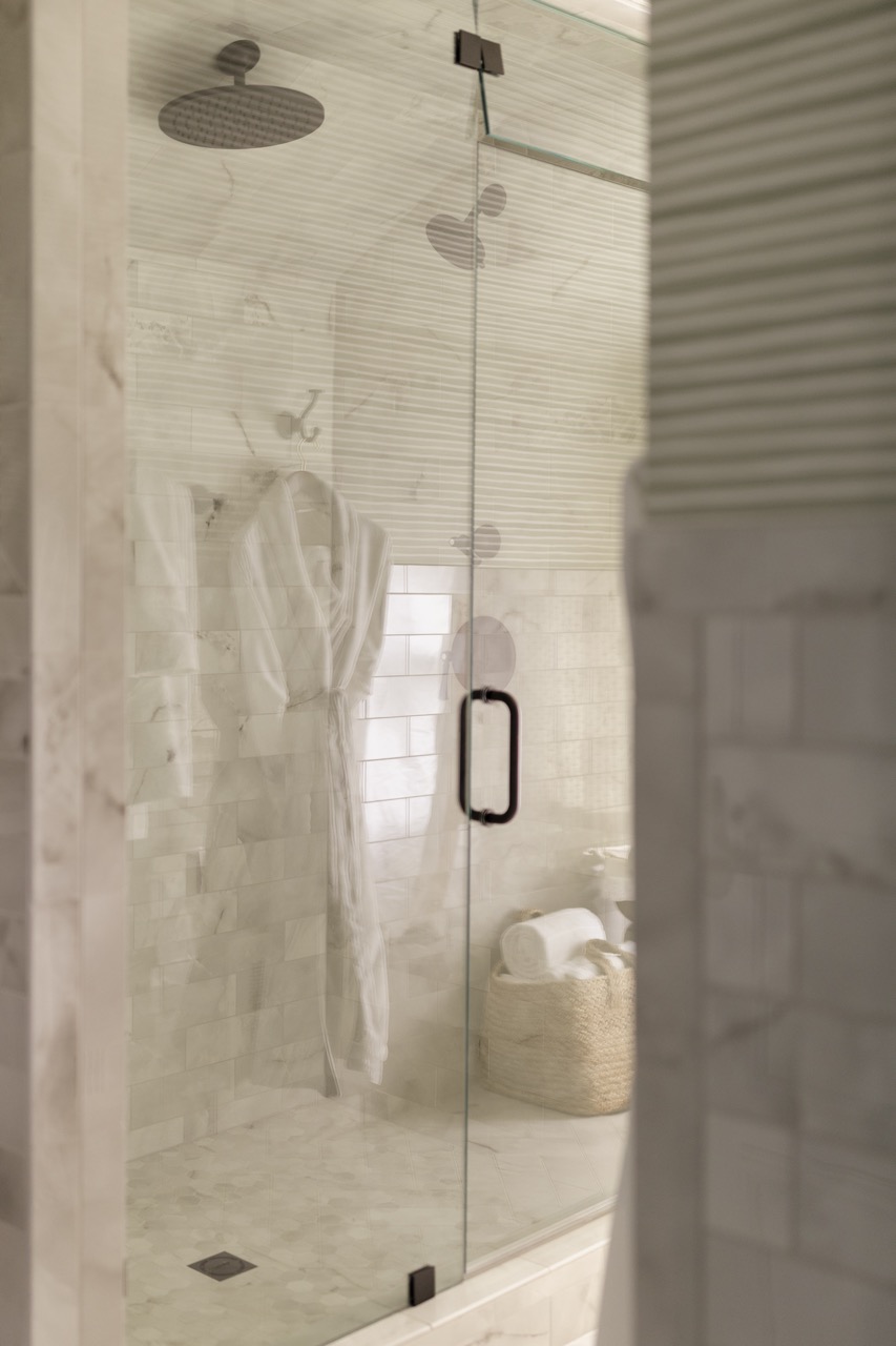 Shower in the private bathroom, The Geny suite