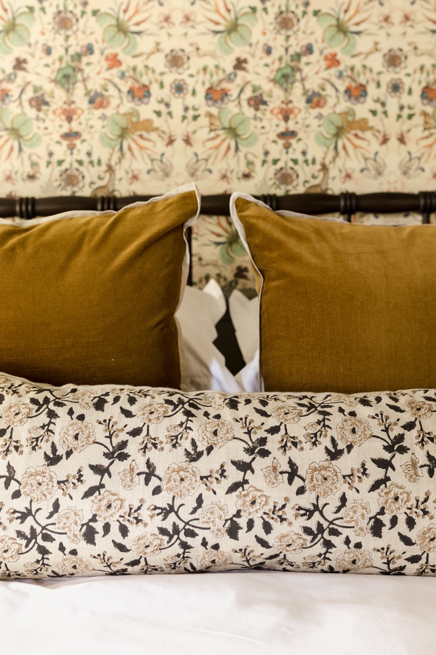 Bed pillows and textiles, The Bowling suite