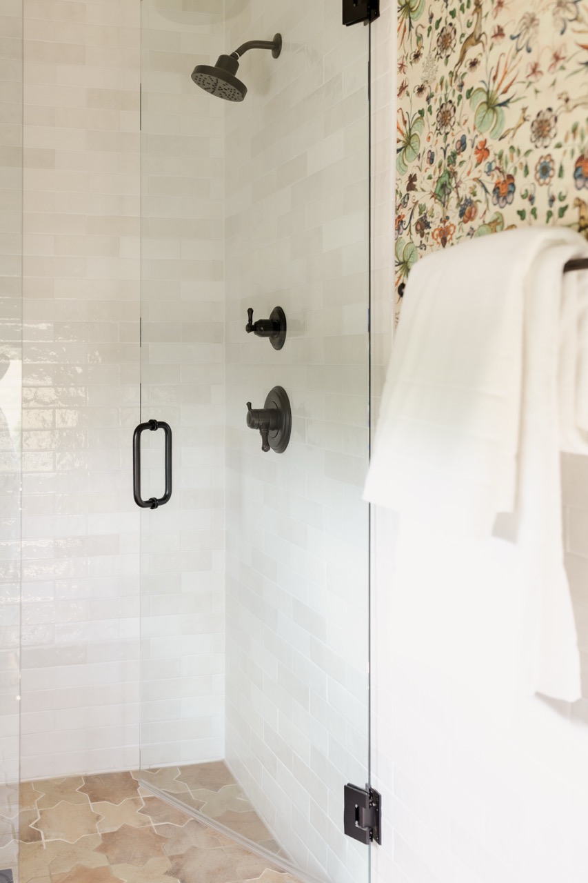 Shower in the private bathroom, The Bowling suite