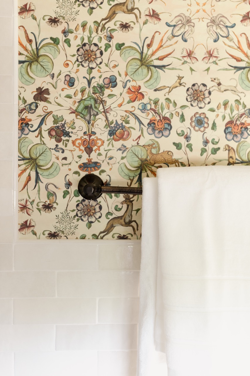 Folded bath towels, The Bowling suite