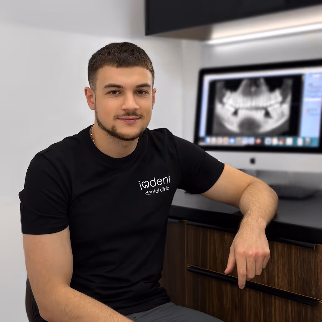 Нікітюк Максим, стоматолог широкого профілю