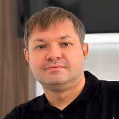 Петренко Євген, головний лікар, хірург-імплантолог