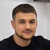 Нікітюк Максим, стоматолог широкого профілю