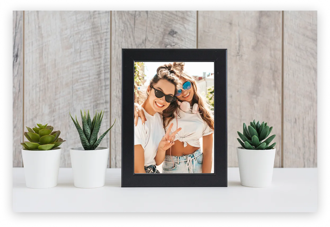 Transfer photos to a Whale Framely digital picture frame