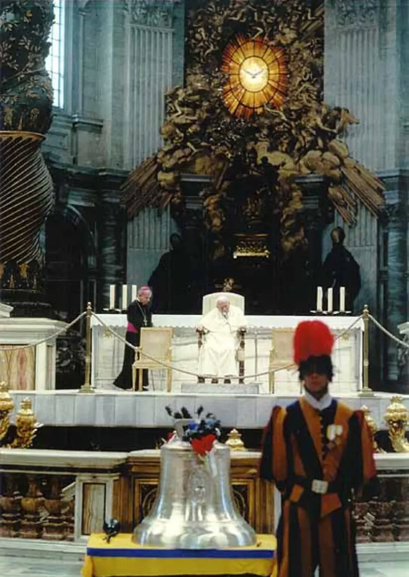 Bénédiction des cloches du Carillon de Morgins au Vatican devant le Pape