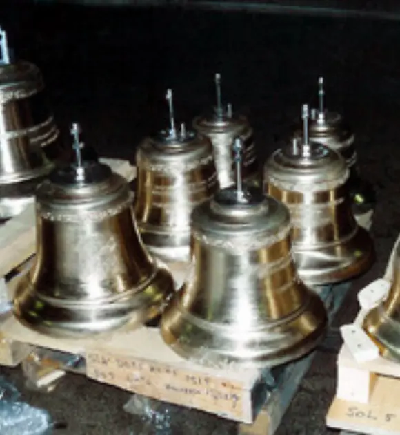 Cloches en bronze du Carillon de Morgins prêtes après la fonderie