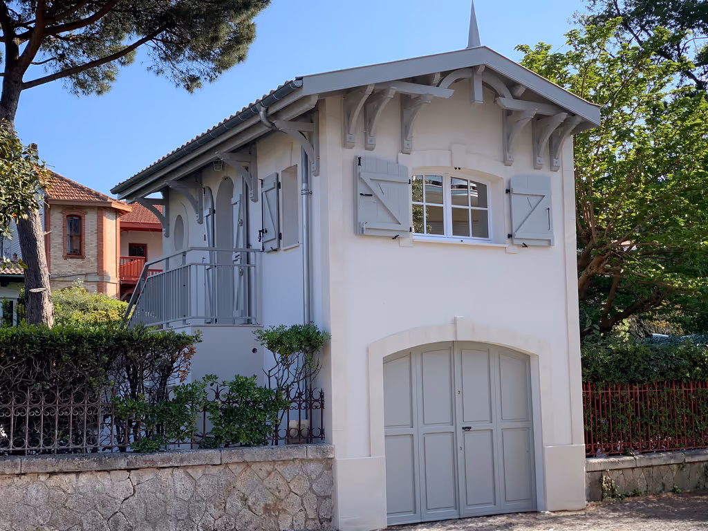 Villa L à Arcachon – Rénovation d’une maison de gardien | Delphine Beaune Architecte