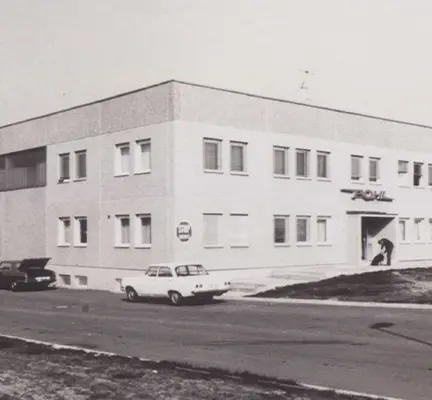 historie von Pohl mit erstem logistikgebäude in Zeckern