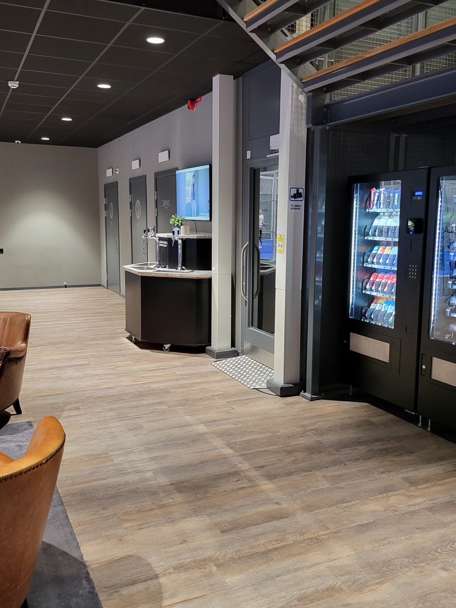 Varuautomat på en sportanläggning