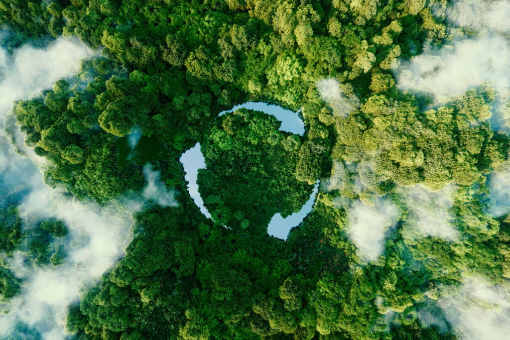 A estratégia ESG no transporte é caracterizada pela sustentabilidade, e engloba práticas relacionadas a três áreas principais: ambiental, social e governança.