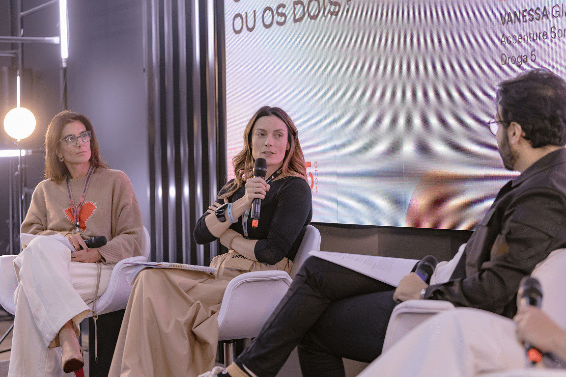 O que fica depois do palco: o Influent Summit como ponto de partida