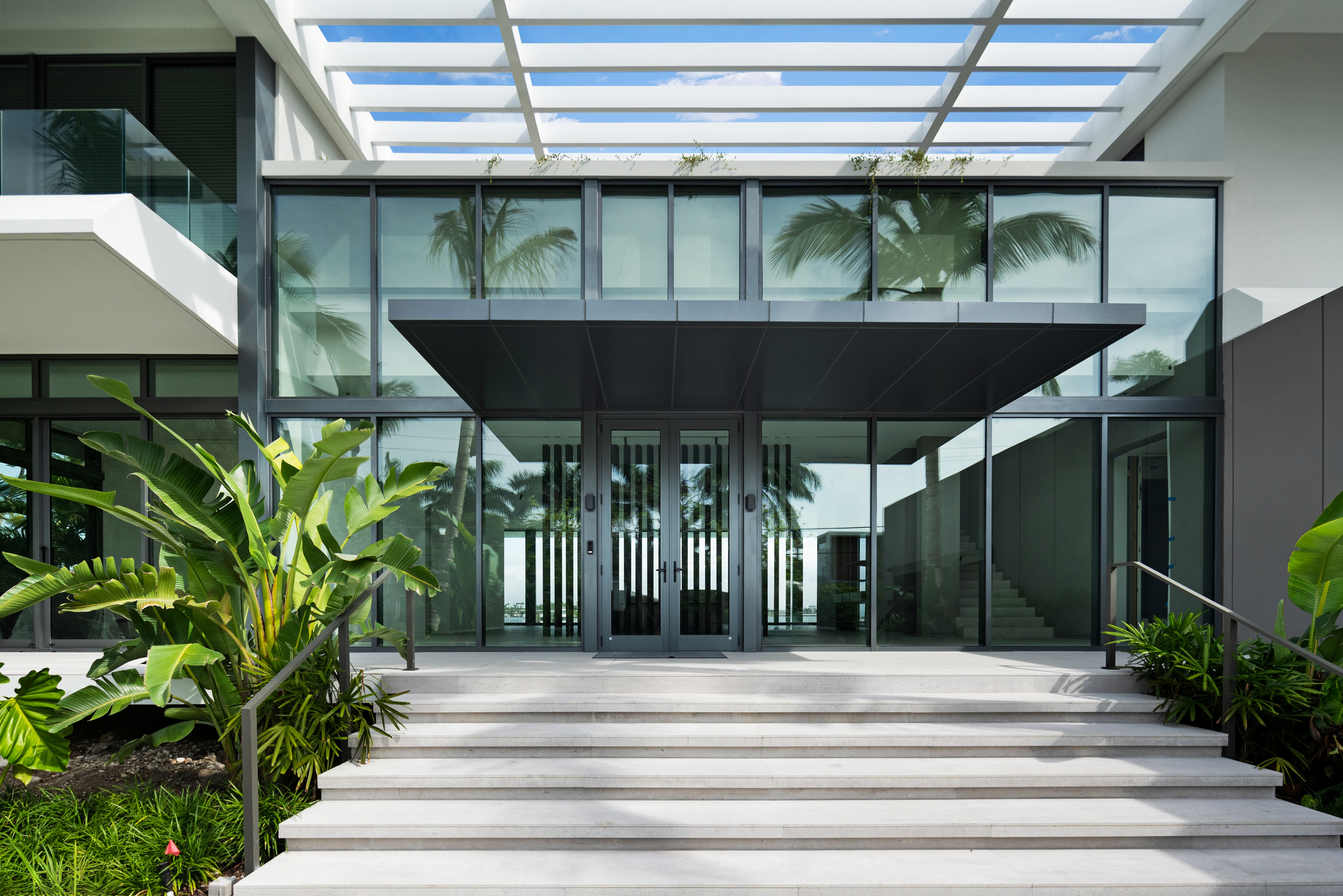 121 Hibiscus - Facade Detail