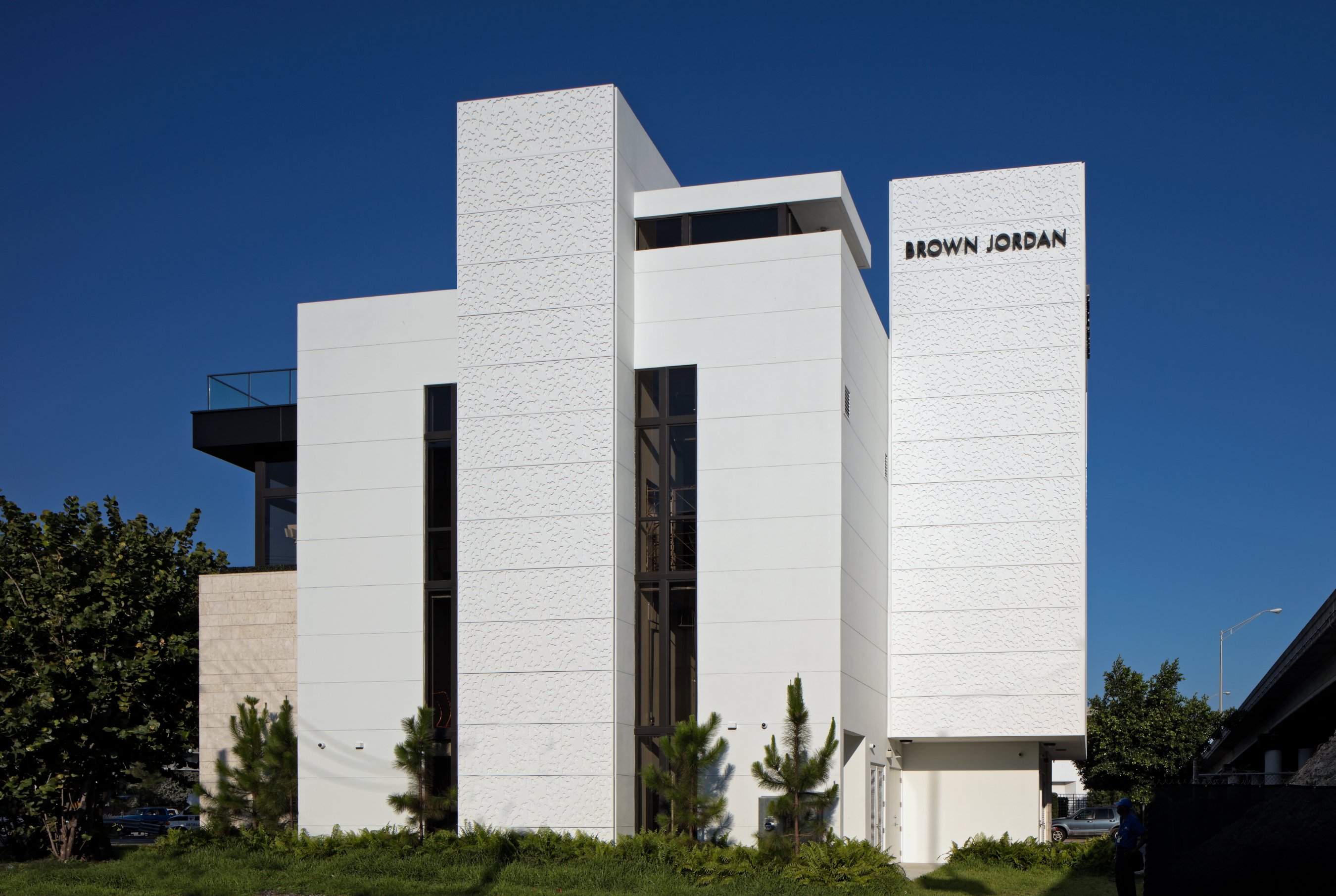 Brown Jordan - Exterior