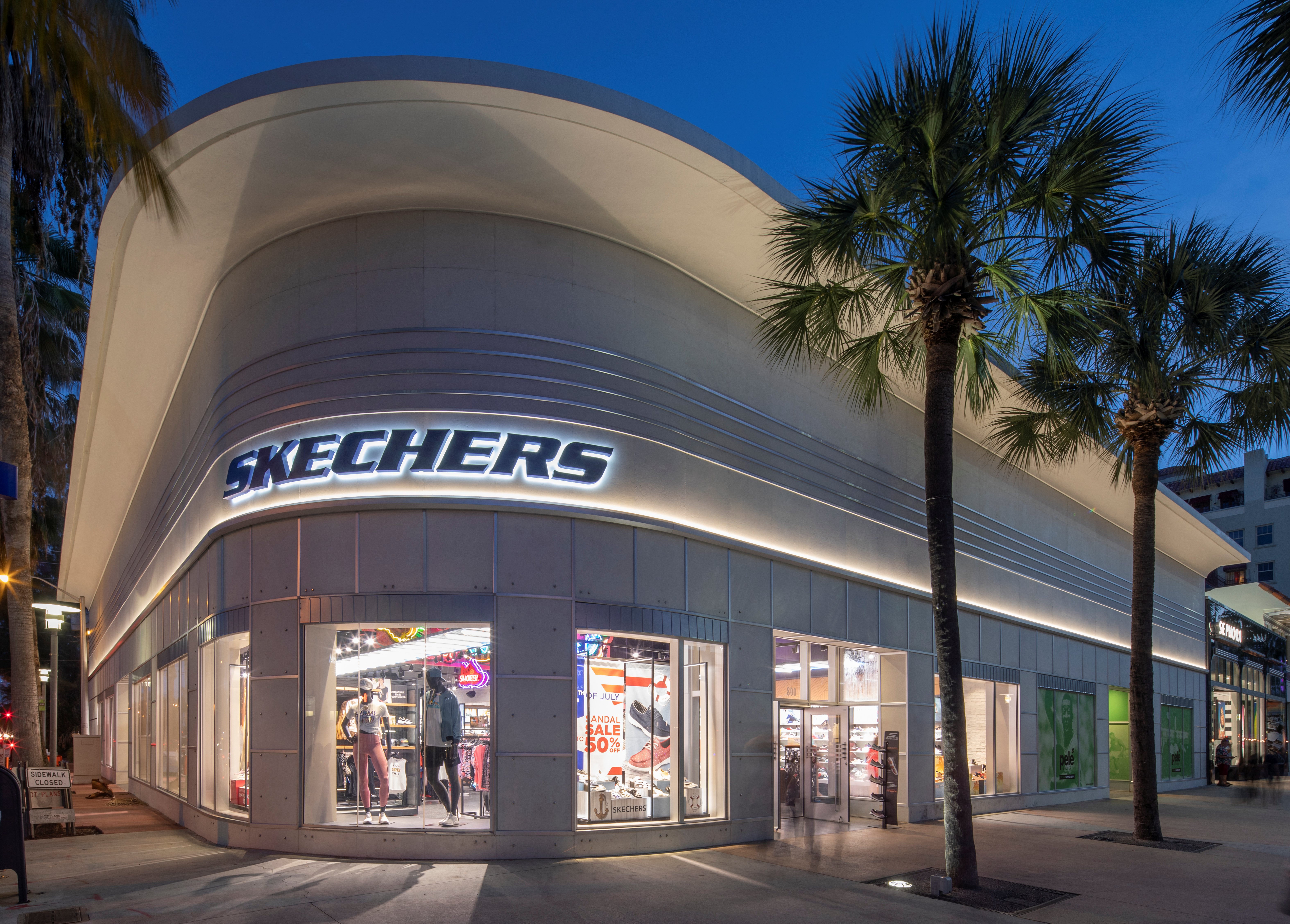 800 Lincoln Road - Detail 1