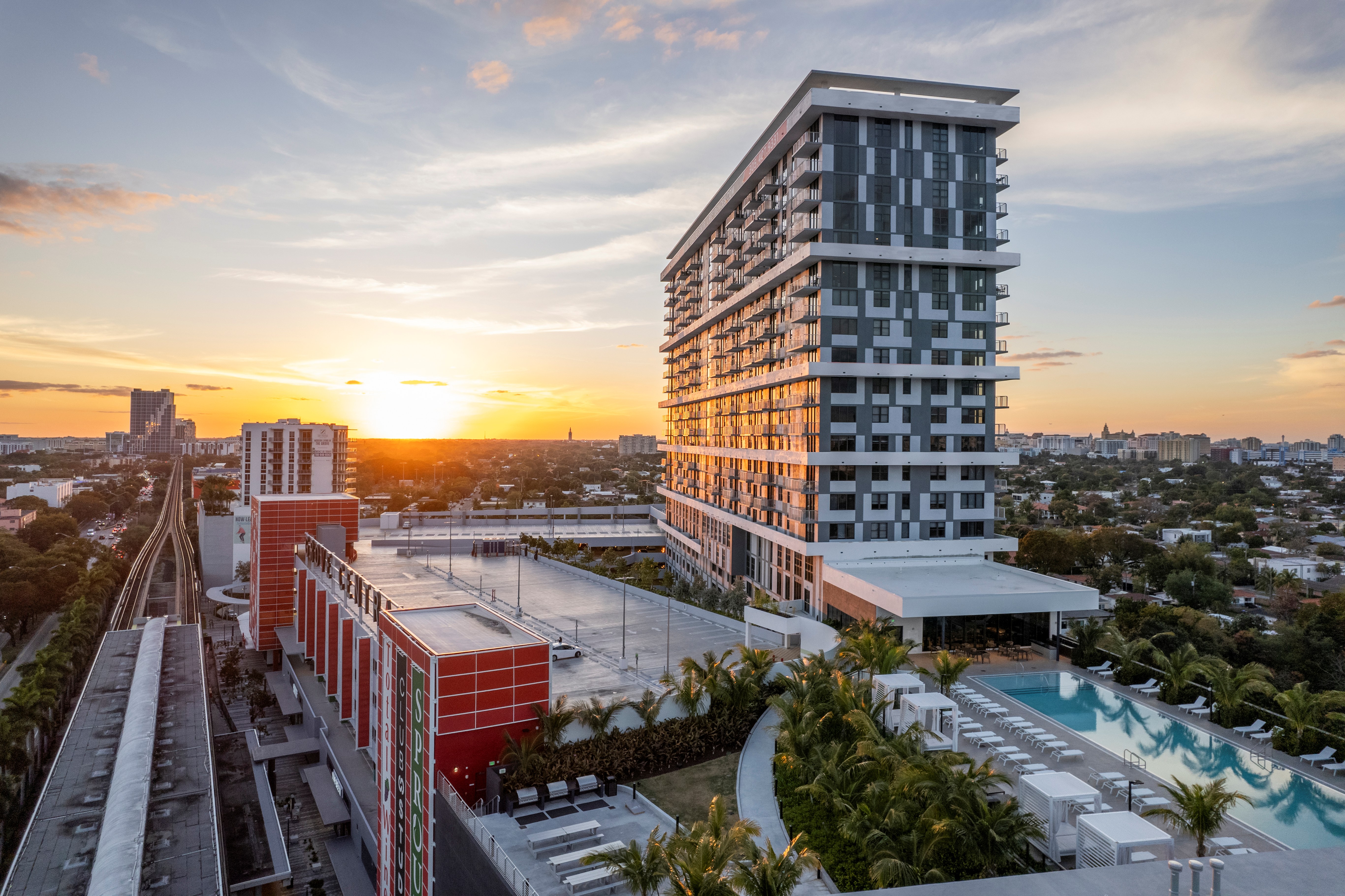 Grove Central - Exterior