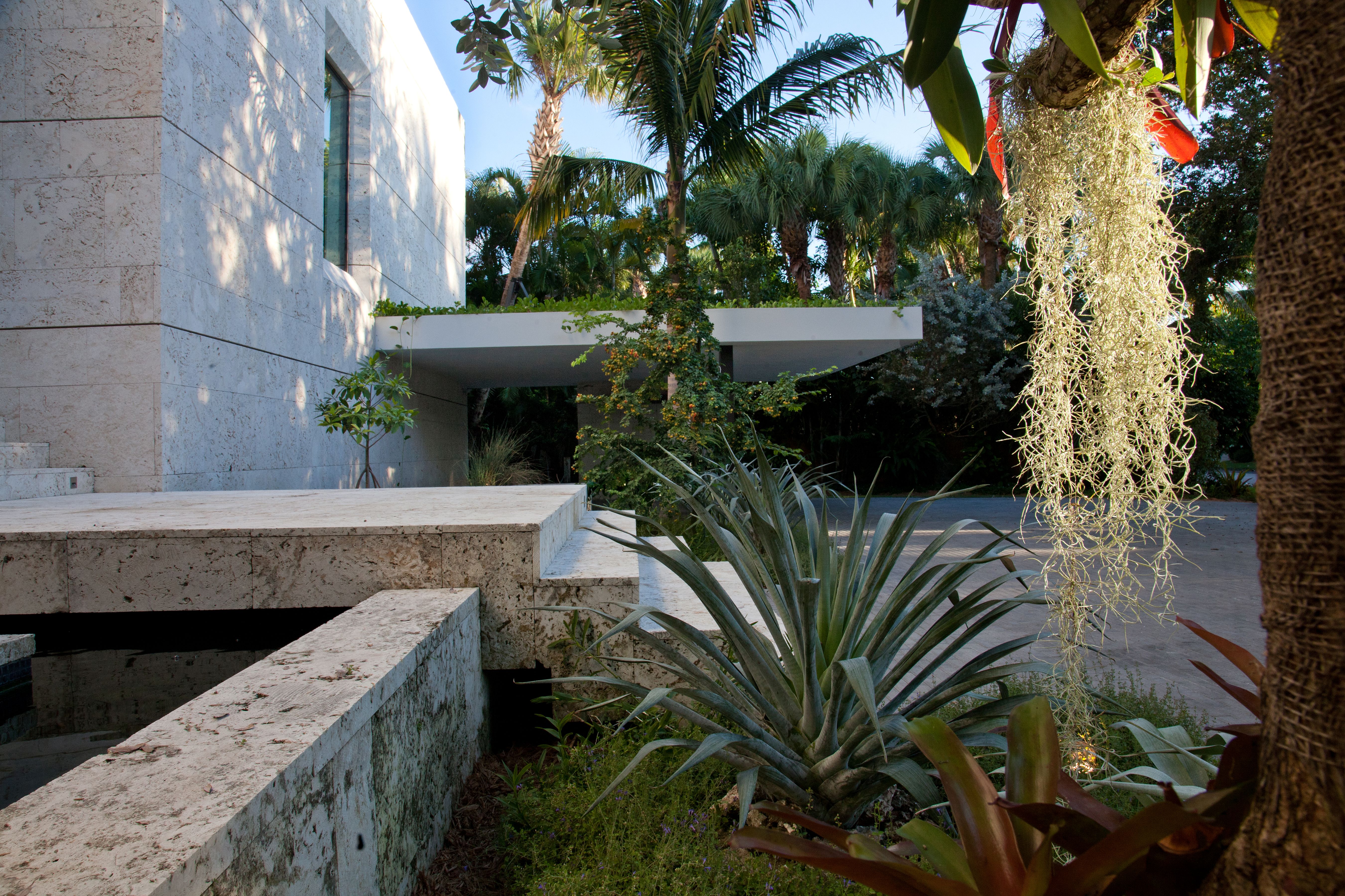 Coral Gables Residence - Detail 1