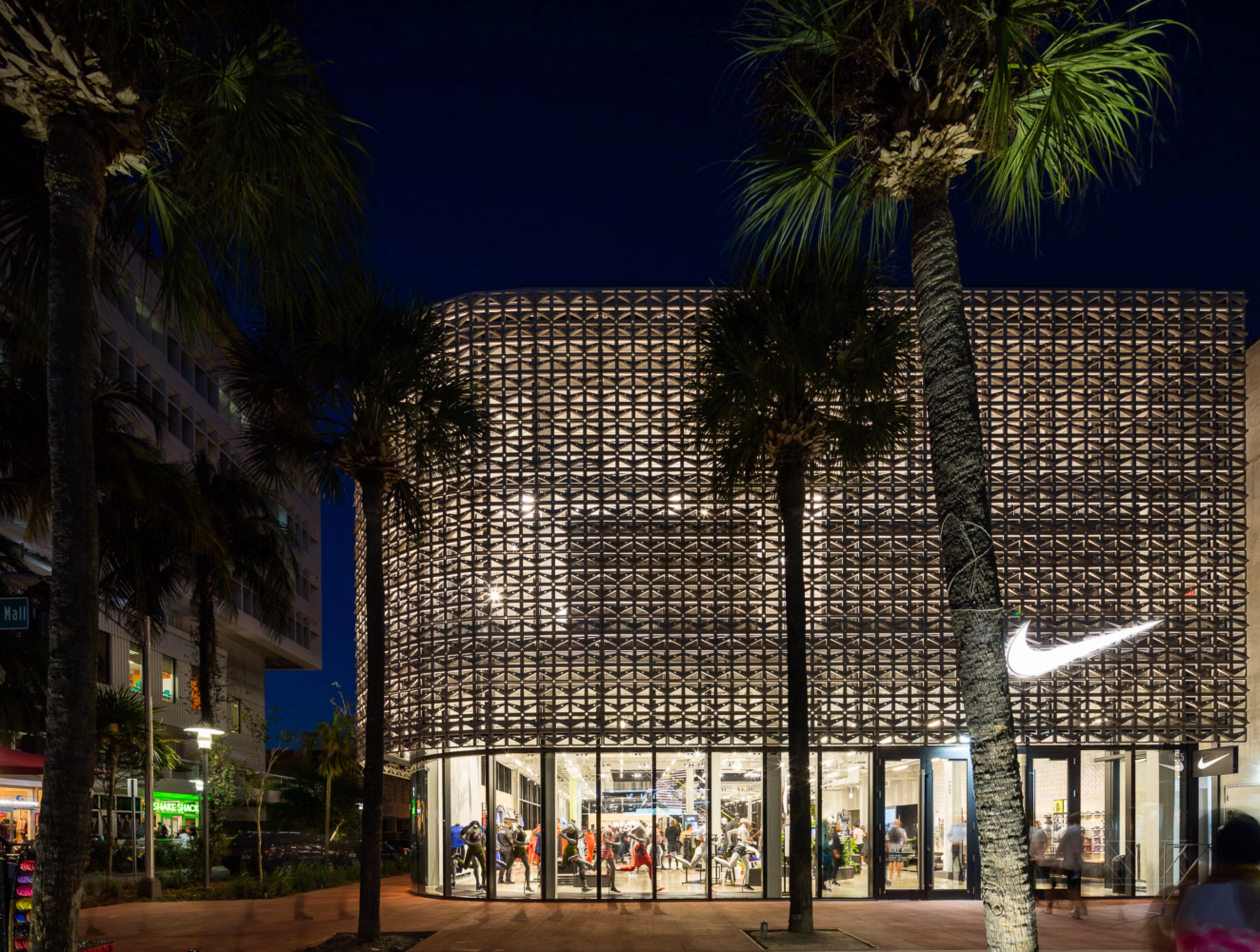 Nike - Facade