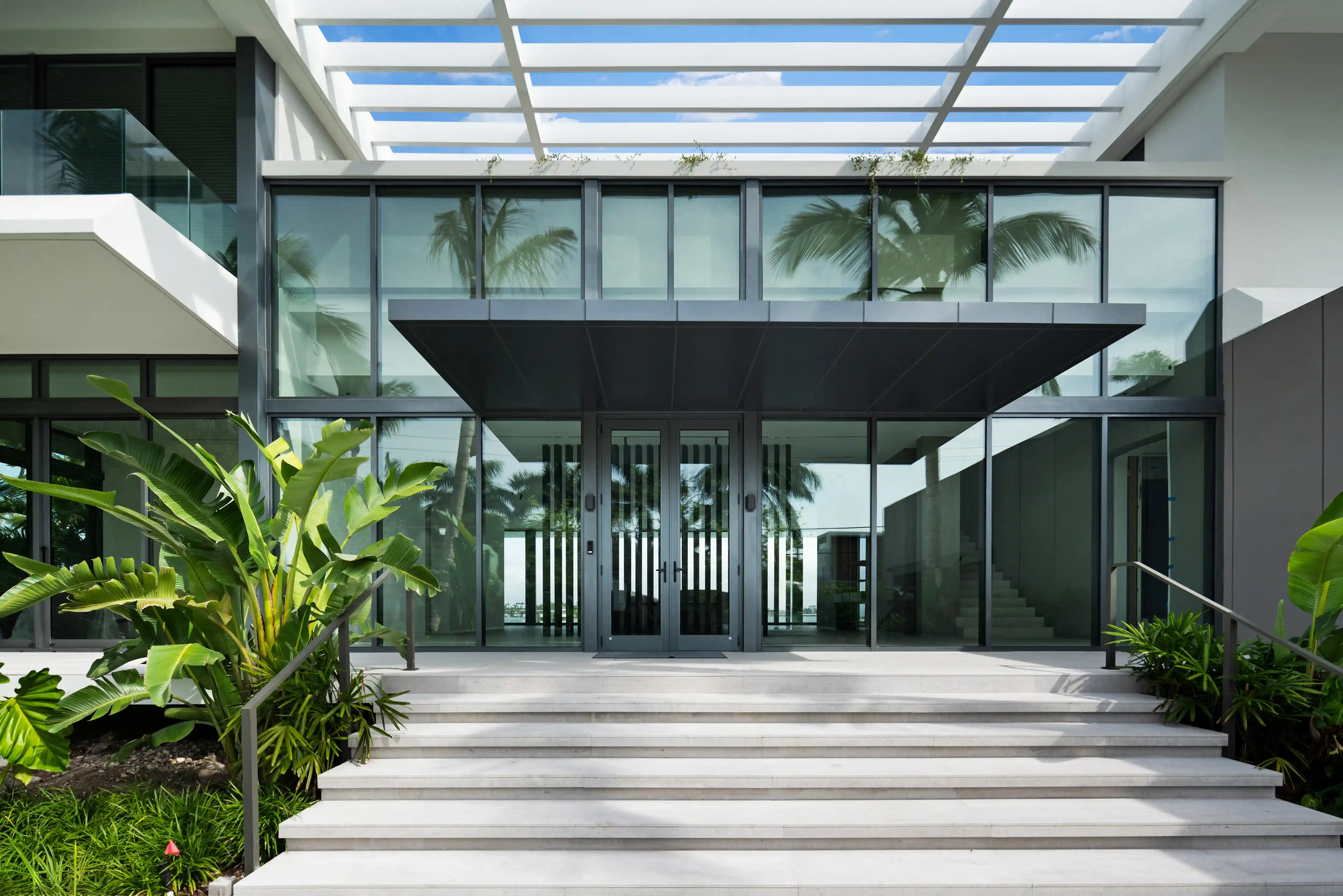 121 Hibiscus - Facade Detail