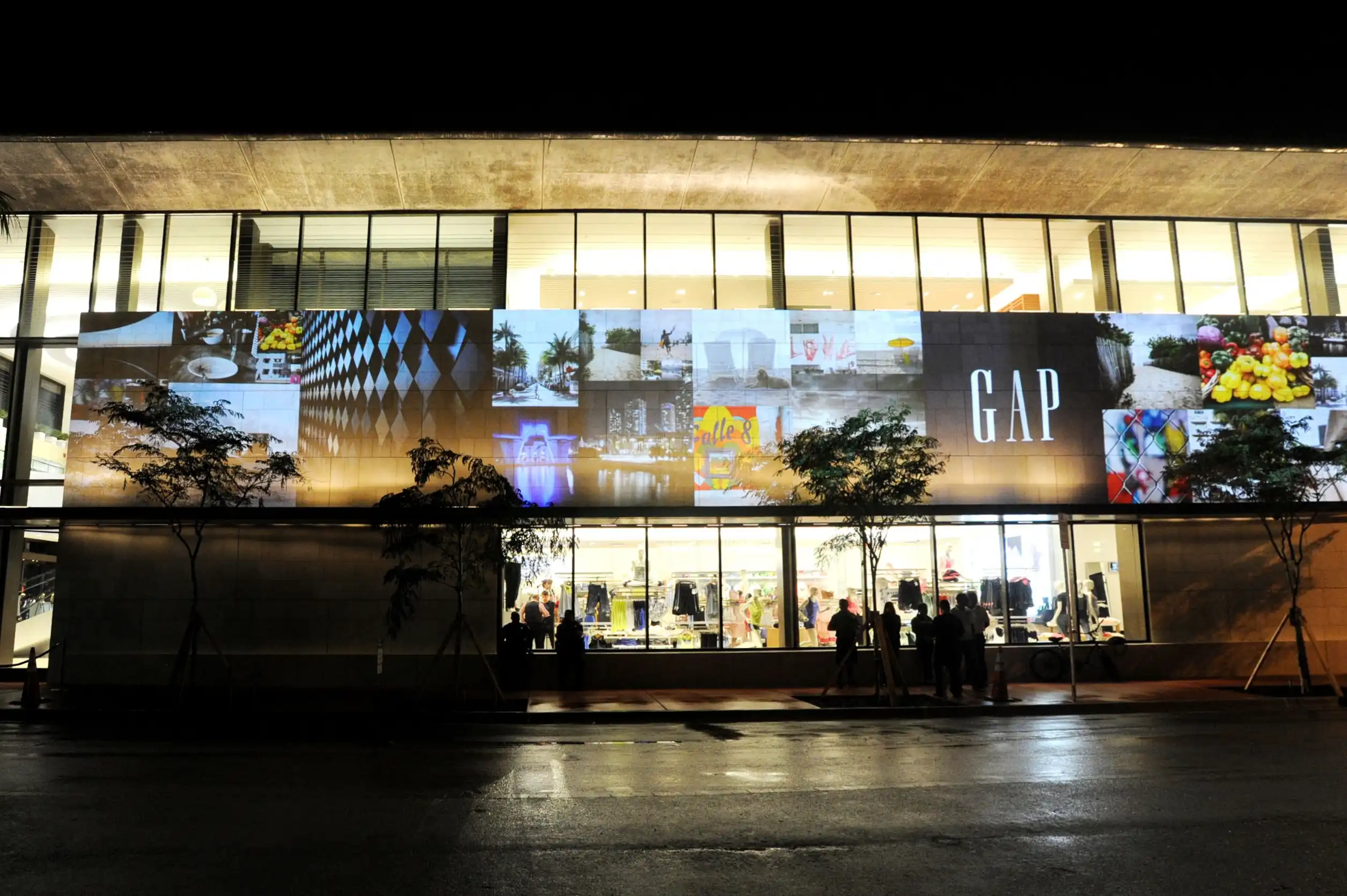 Gap - Facade