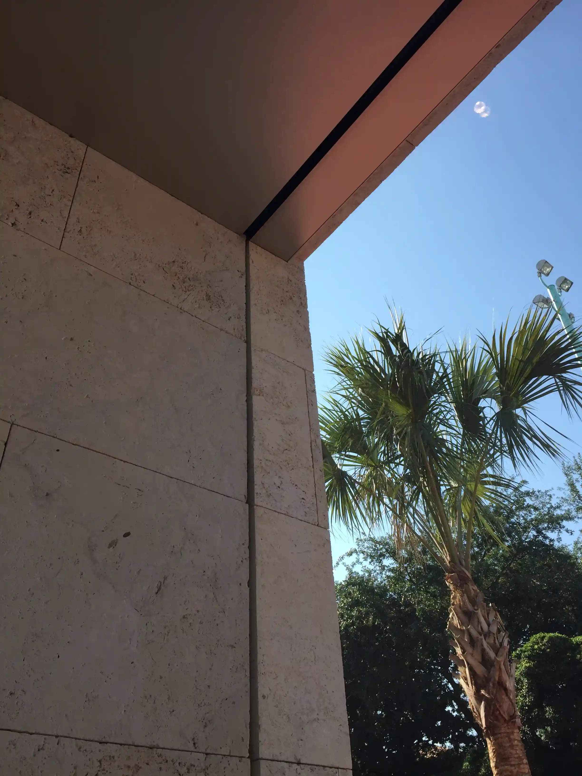 Apple, Lincoln Road - Detail 2