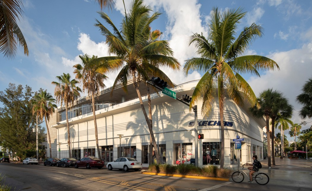 800 Lincoln Road