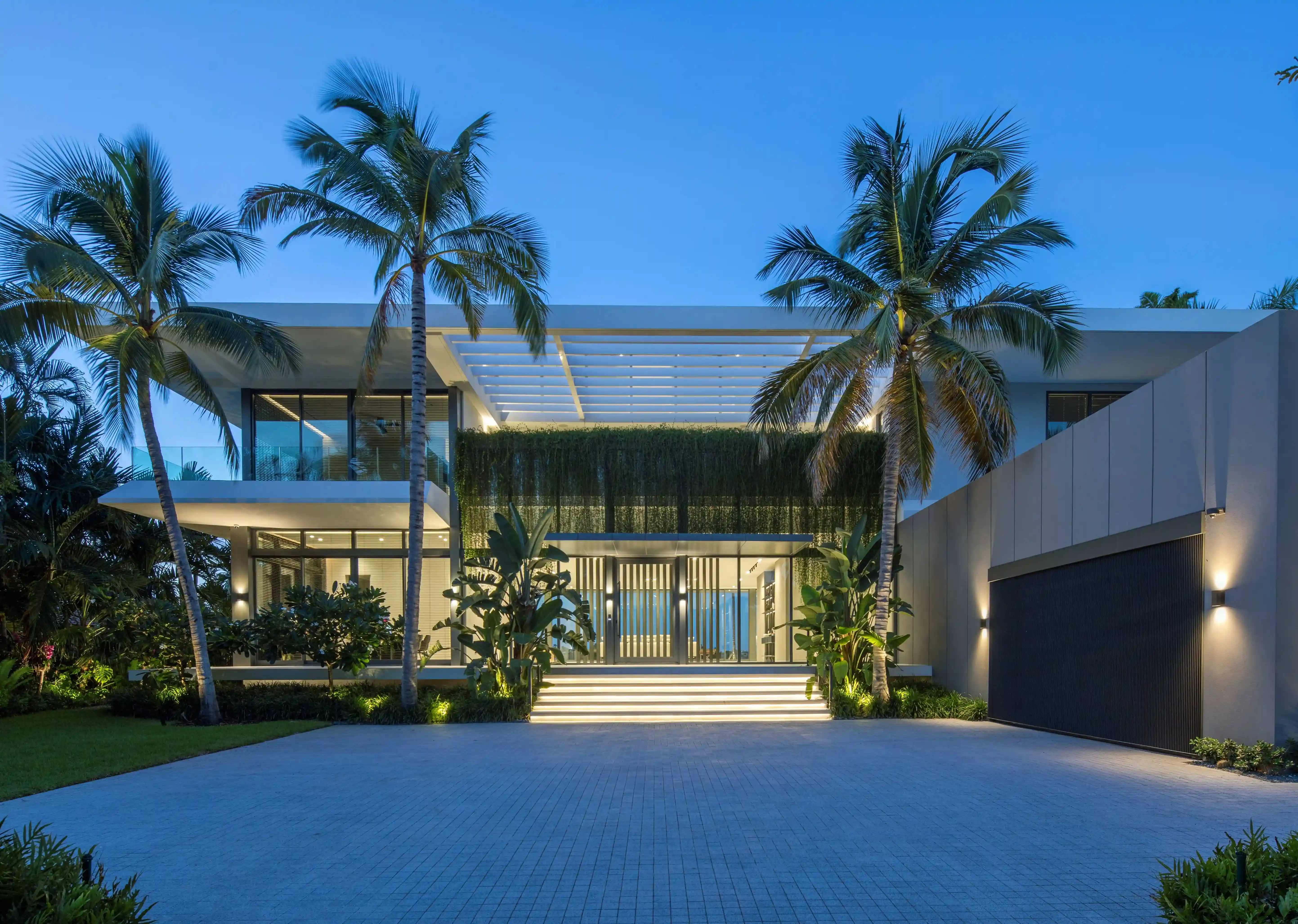 121 Hibiscus - Facade