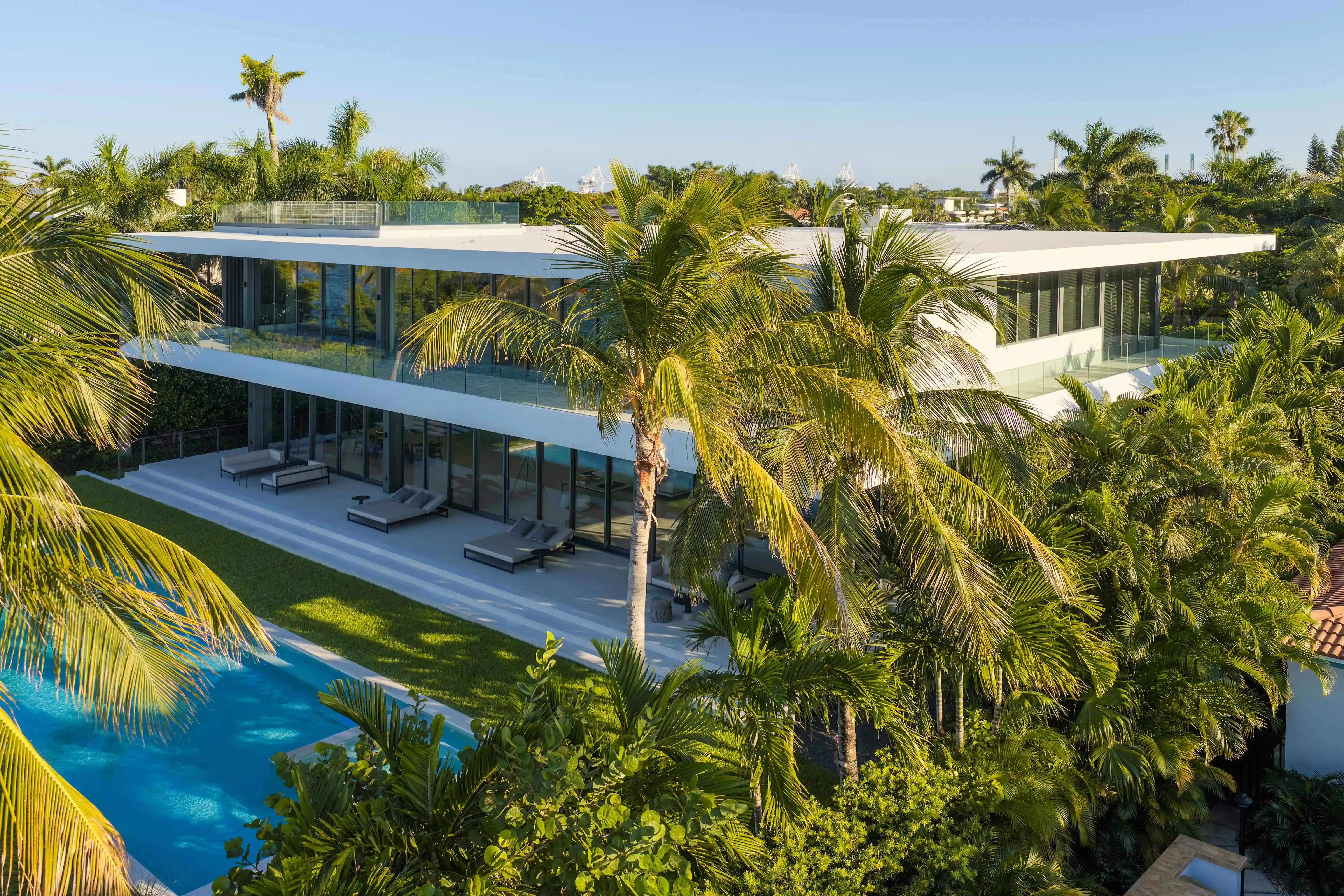 121 Hibiscus - Exterior