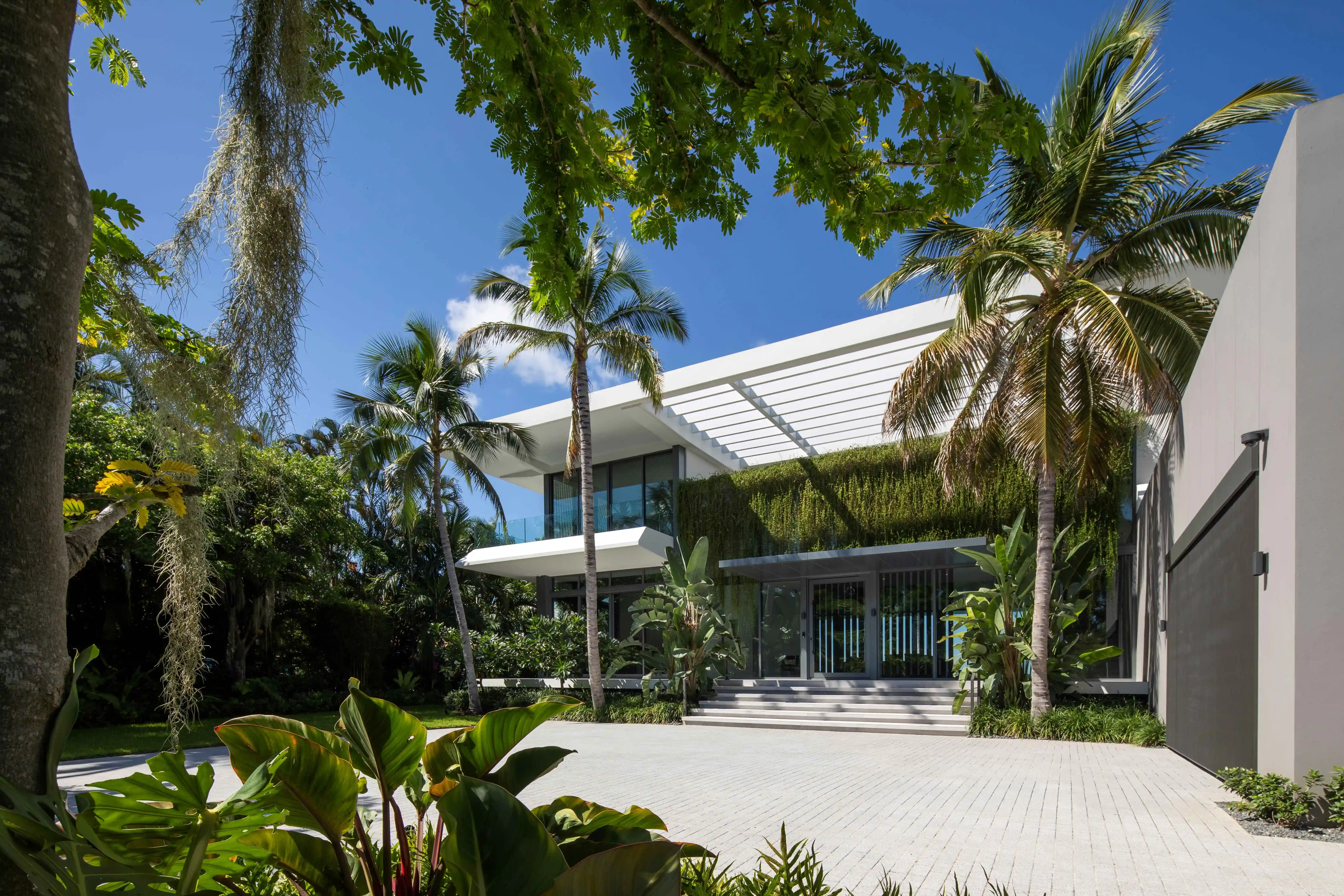 121 Hibiscus - Entrance