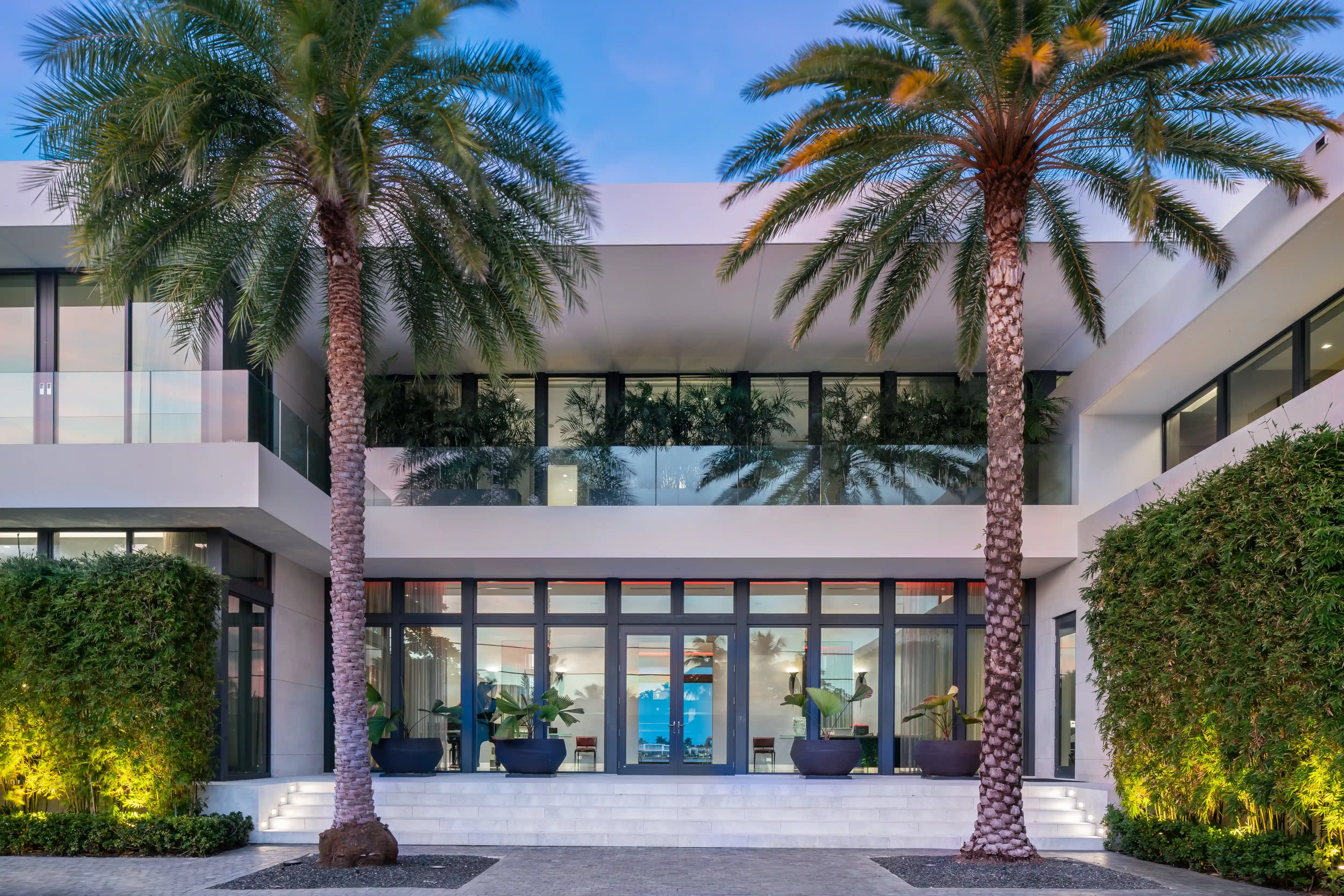Hibiscus I - Facade