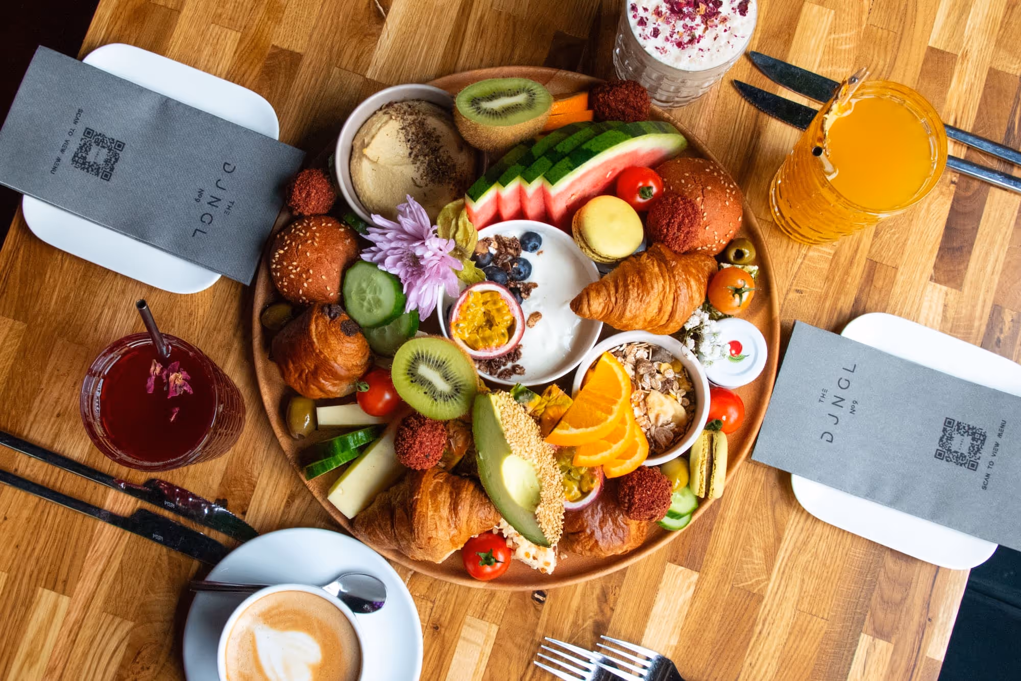 Brunch an Pfingsten im DJNGL