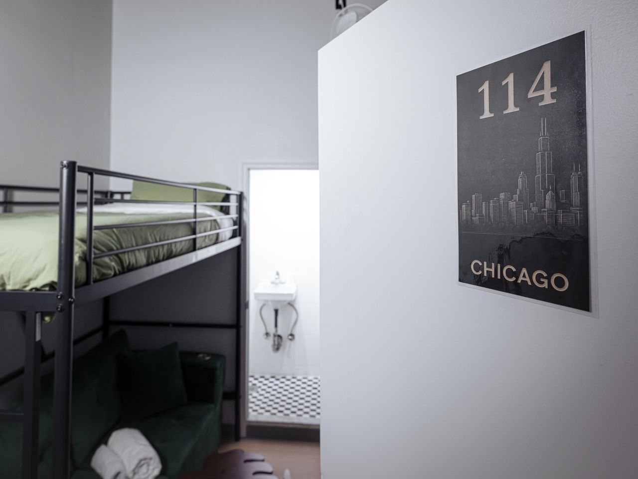 Single Room + Bath + Window