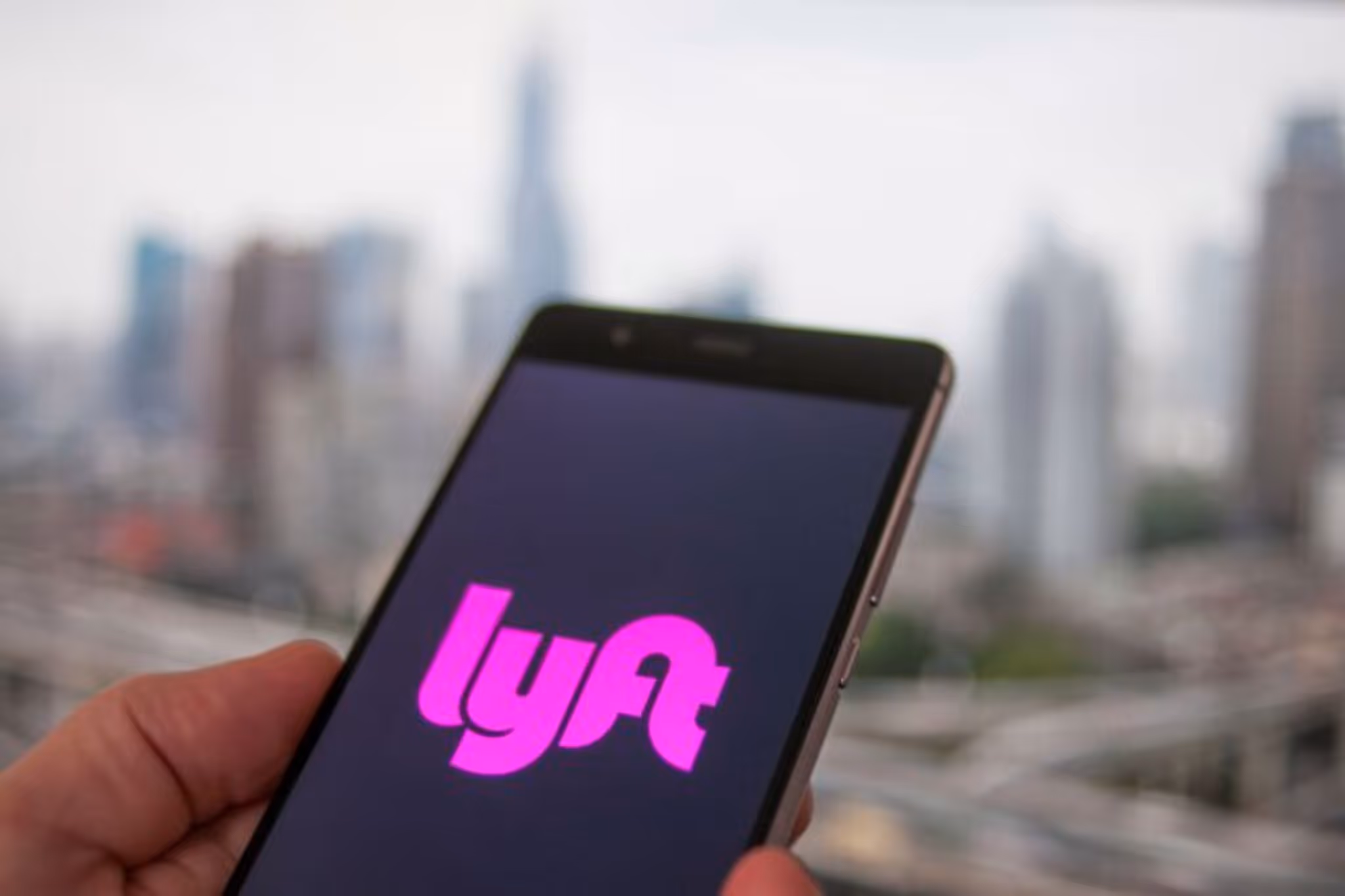 A phone with the app Lfyt opening on it