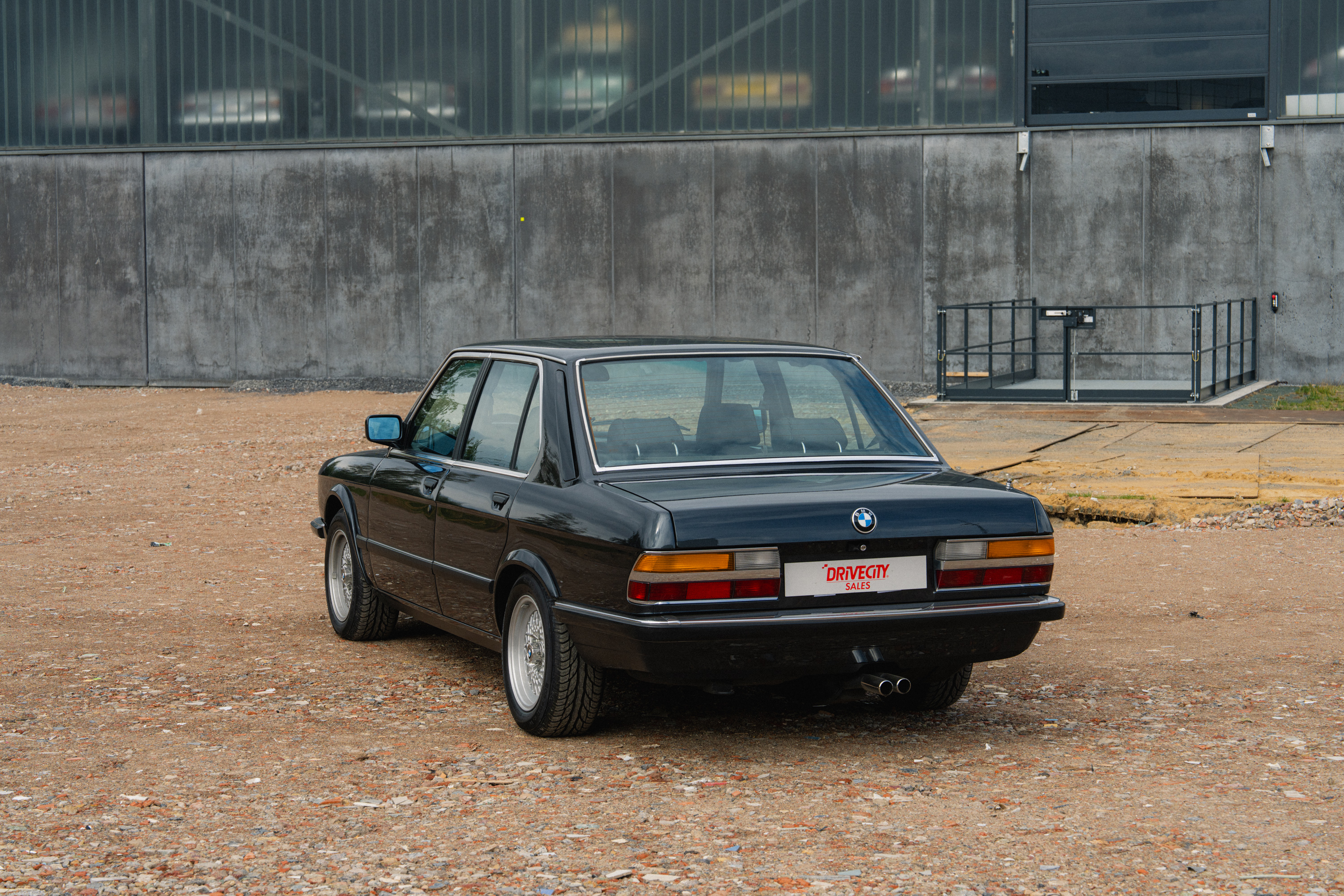 1986 BMW M5 E28 Noir à vendre for sale oldtimer état concours exceptionnel 