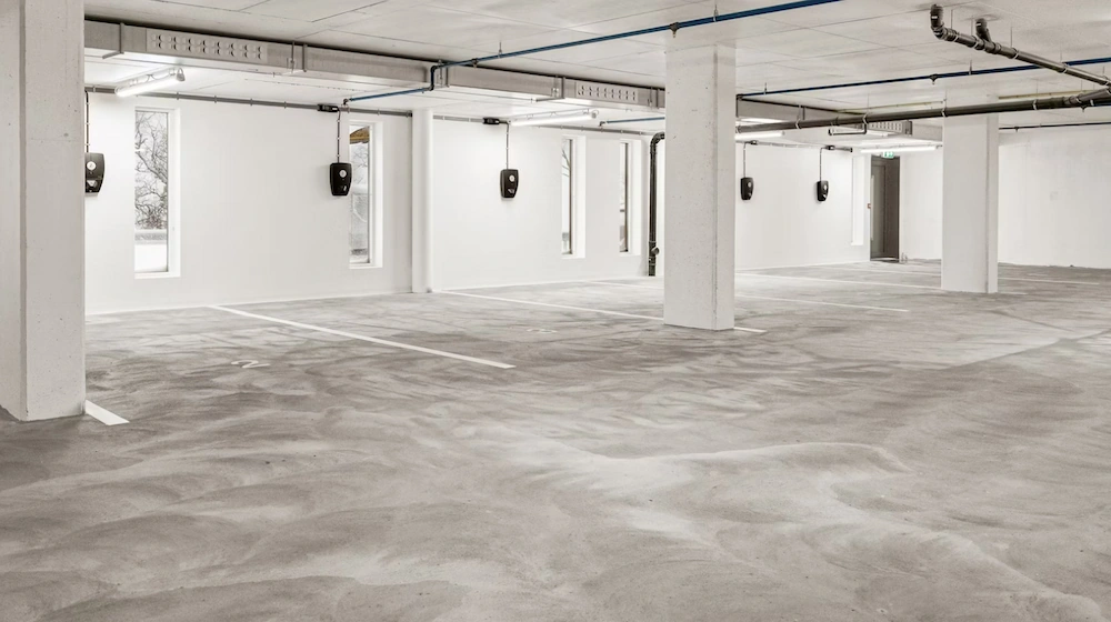 Garage floor epoxy and coating installation in Oxnard