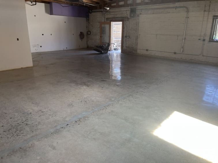 Polished interior concrete floor in Thousand Oaks