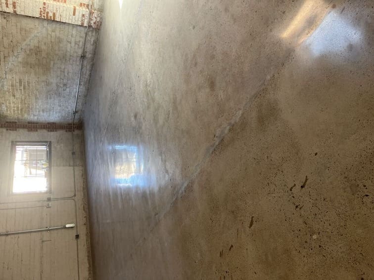Garage epoxy floor in Oxnard