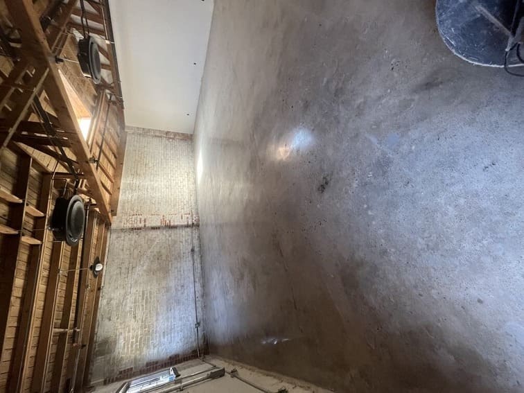 Garage epoxy floor in Ventura