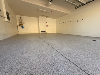 Garage epoxy flake floor in Oxnard