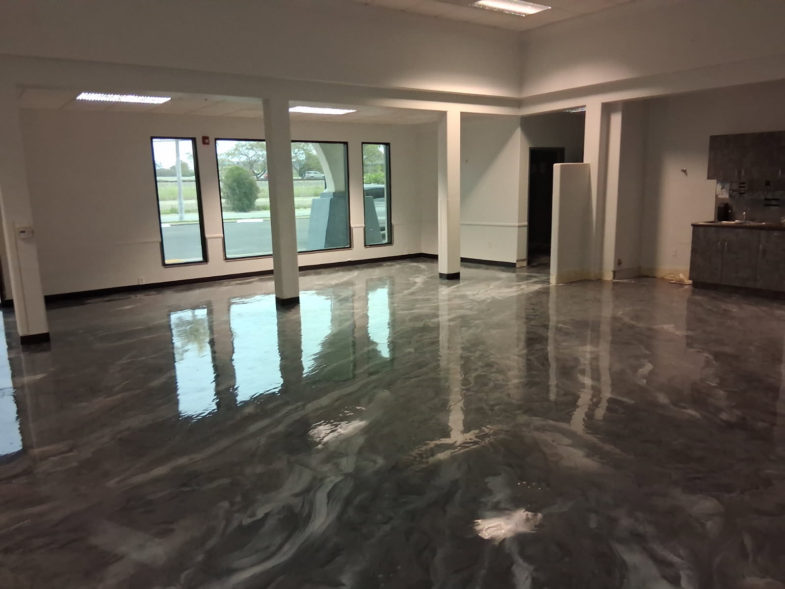 Metallic epoxy flooring in Ventura