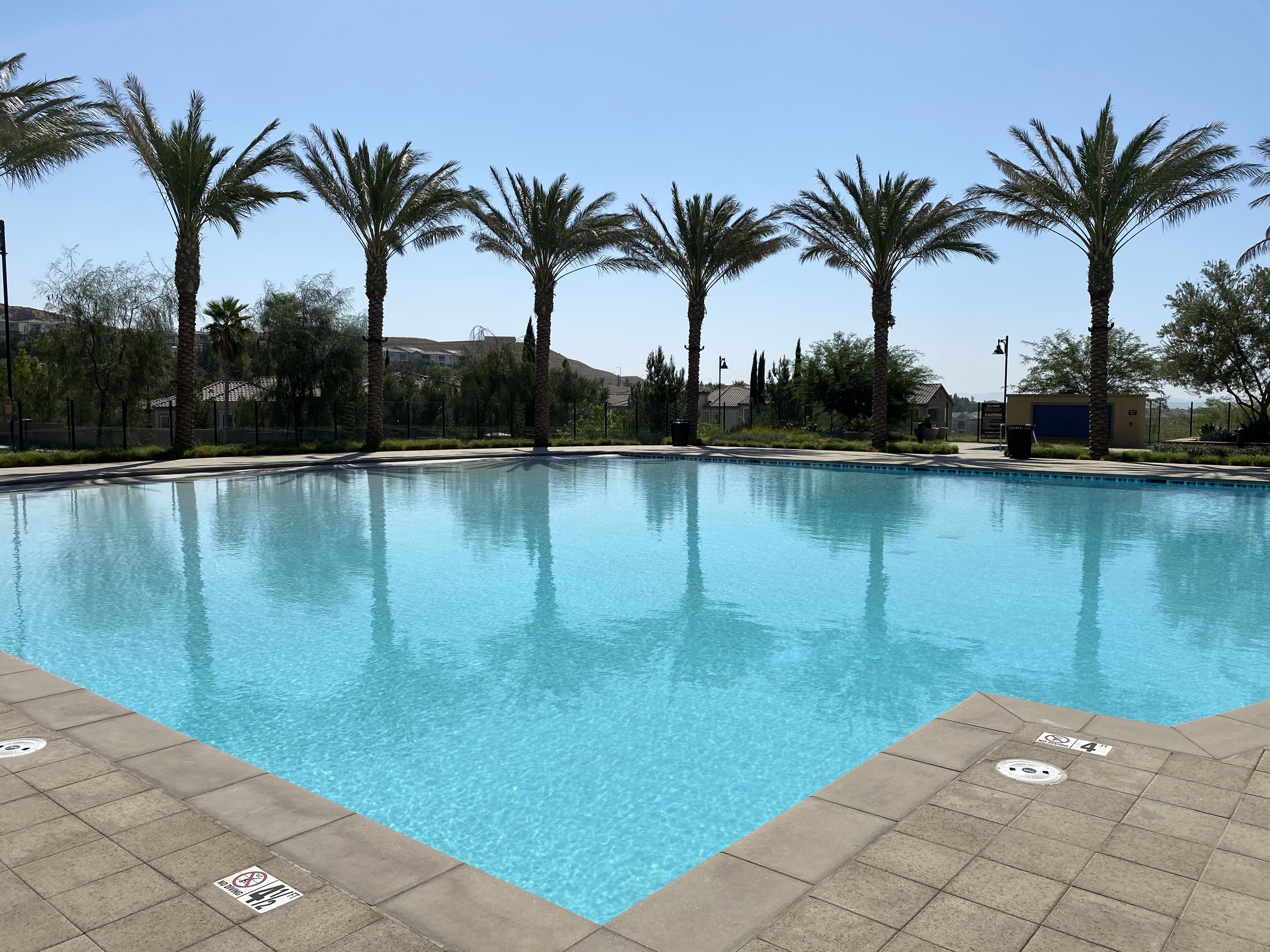 Commercial pool service Los Angeles