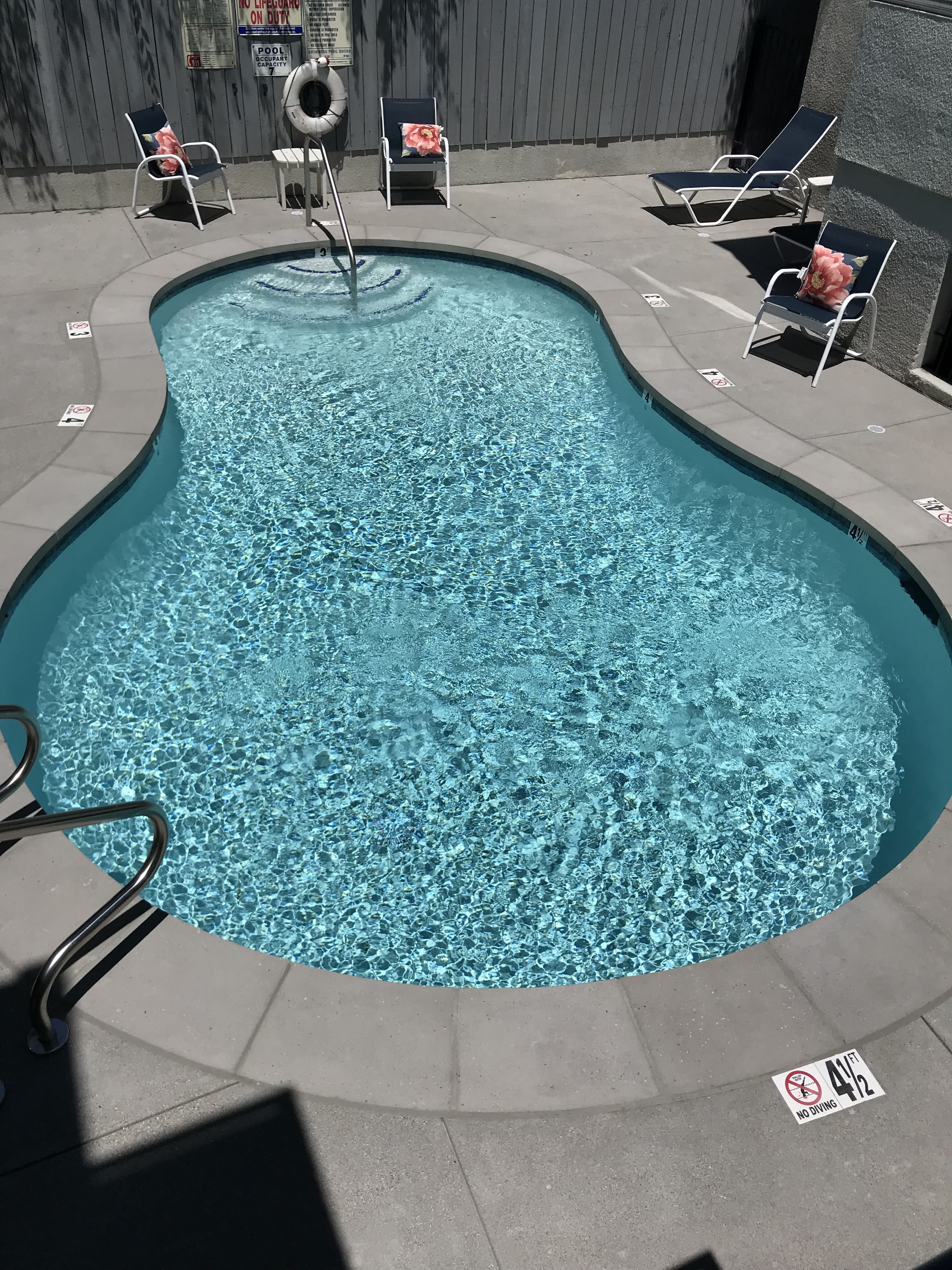 Commercial pool maintenance Los Angeles