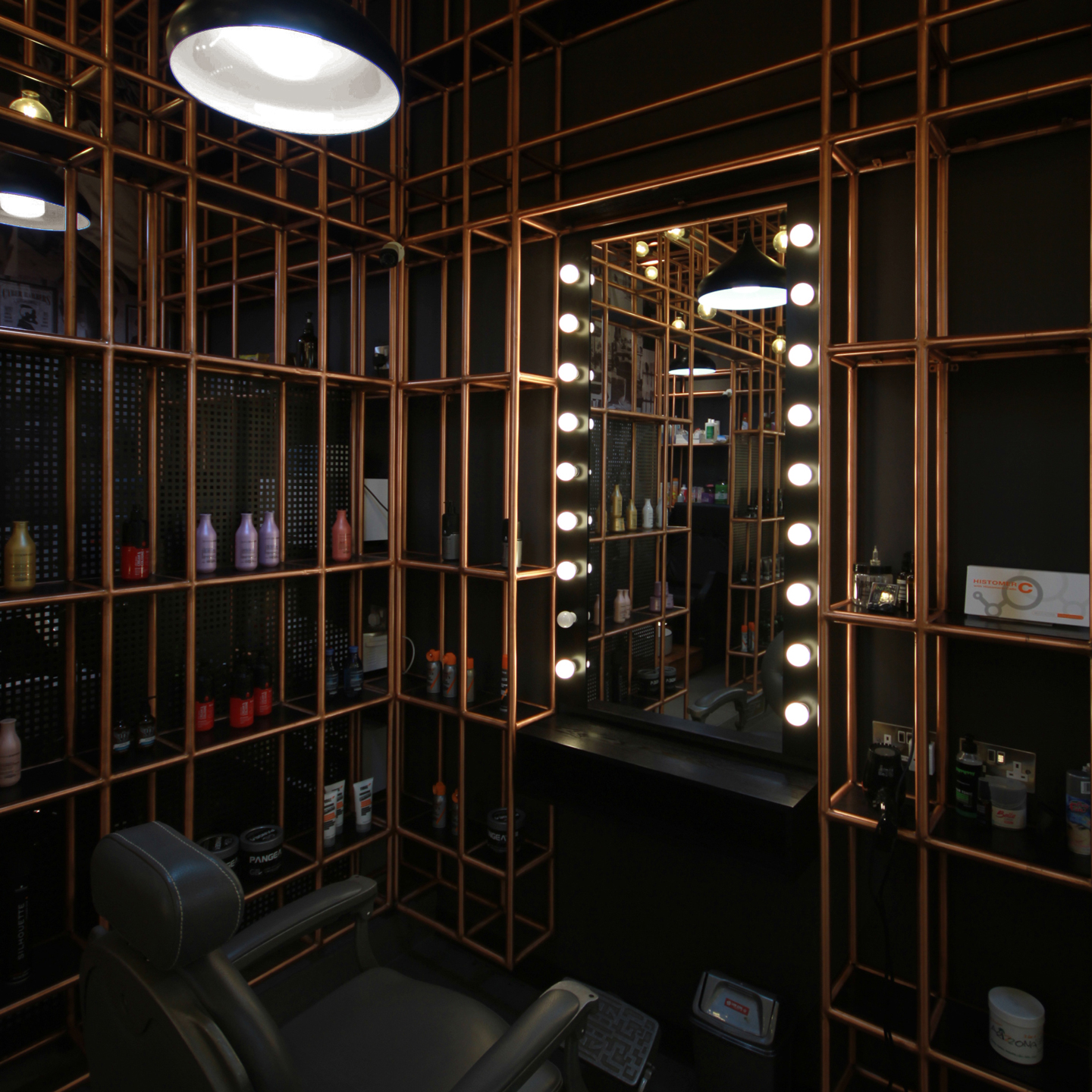 THE BARBERS SHOP 