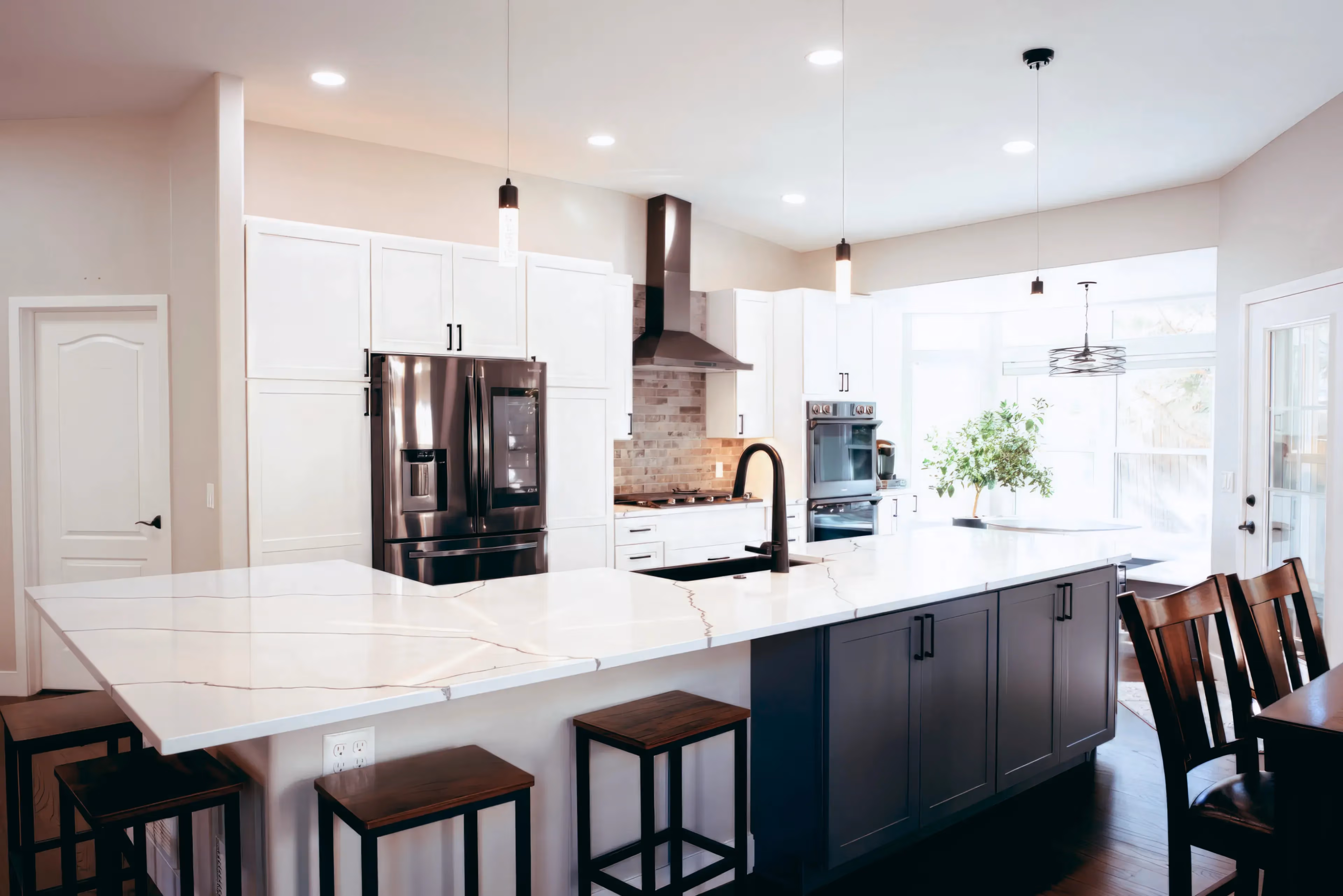 Granite, Quartz, or Marble? How to Pick the Right Countertop for Your Kitchen Remodel