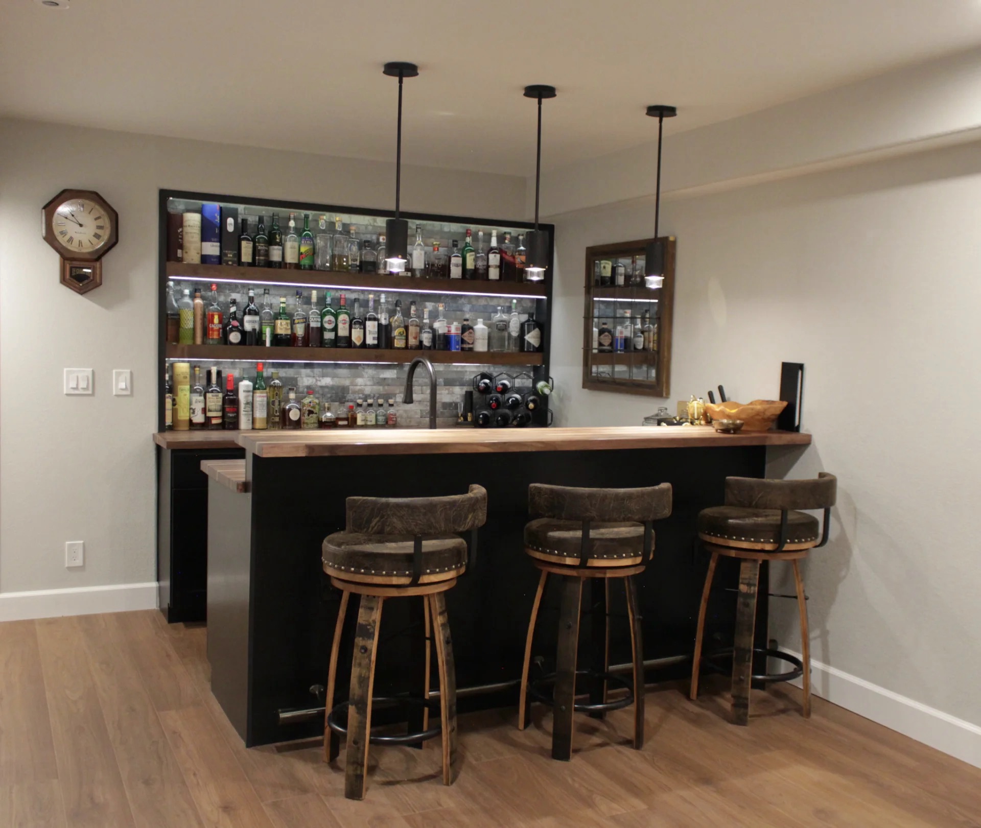 What's the Difference Between a Wet Bar and a Dry Bar?