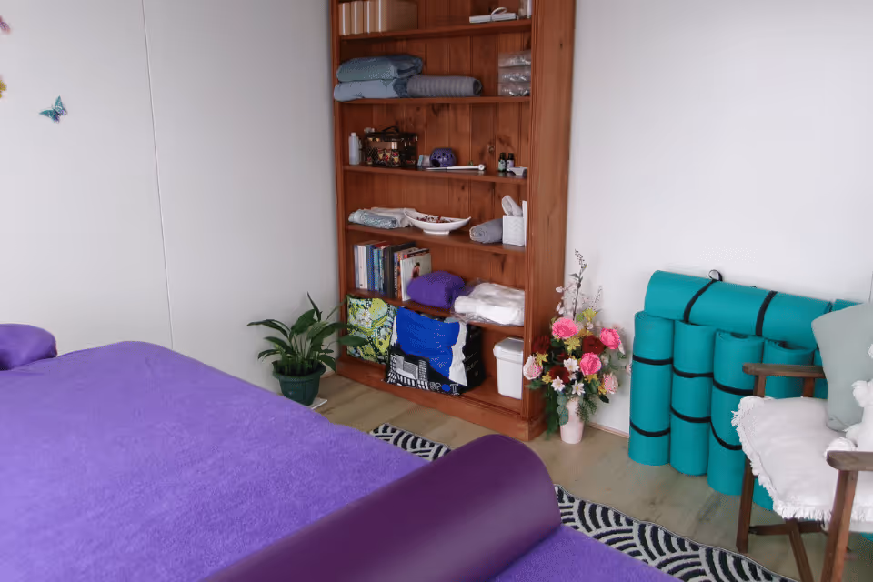 [background image] image of construction team meeting (for a construction company)