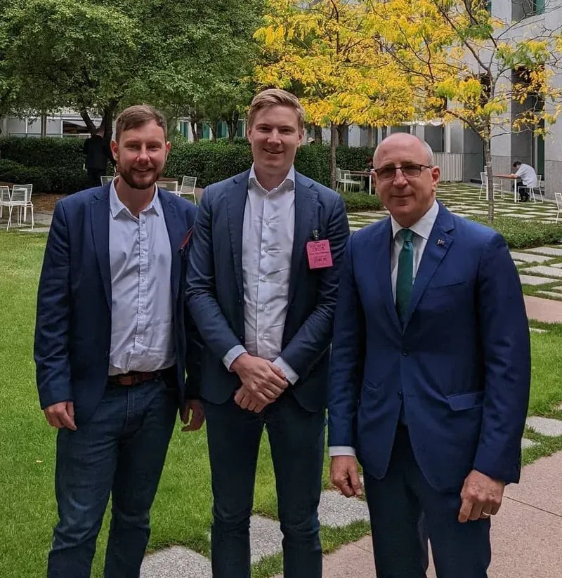 Tanda CEO Jake Phillpott, Tanda General Manager Phil Johnson and Government Minister Luke Howarth