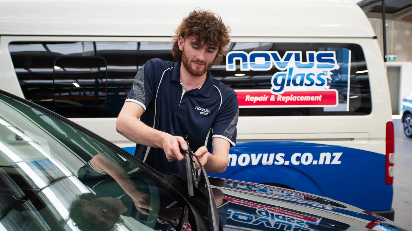 NOVUS Glass technician fitting a new wiper blade