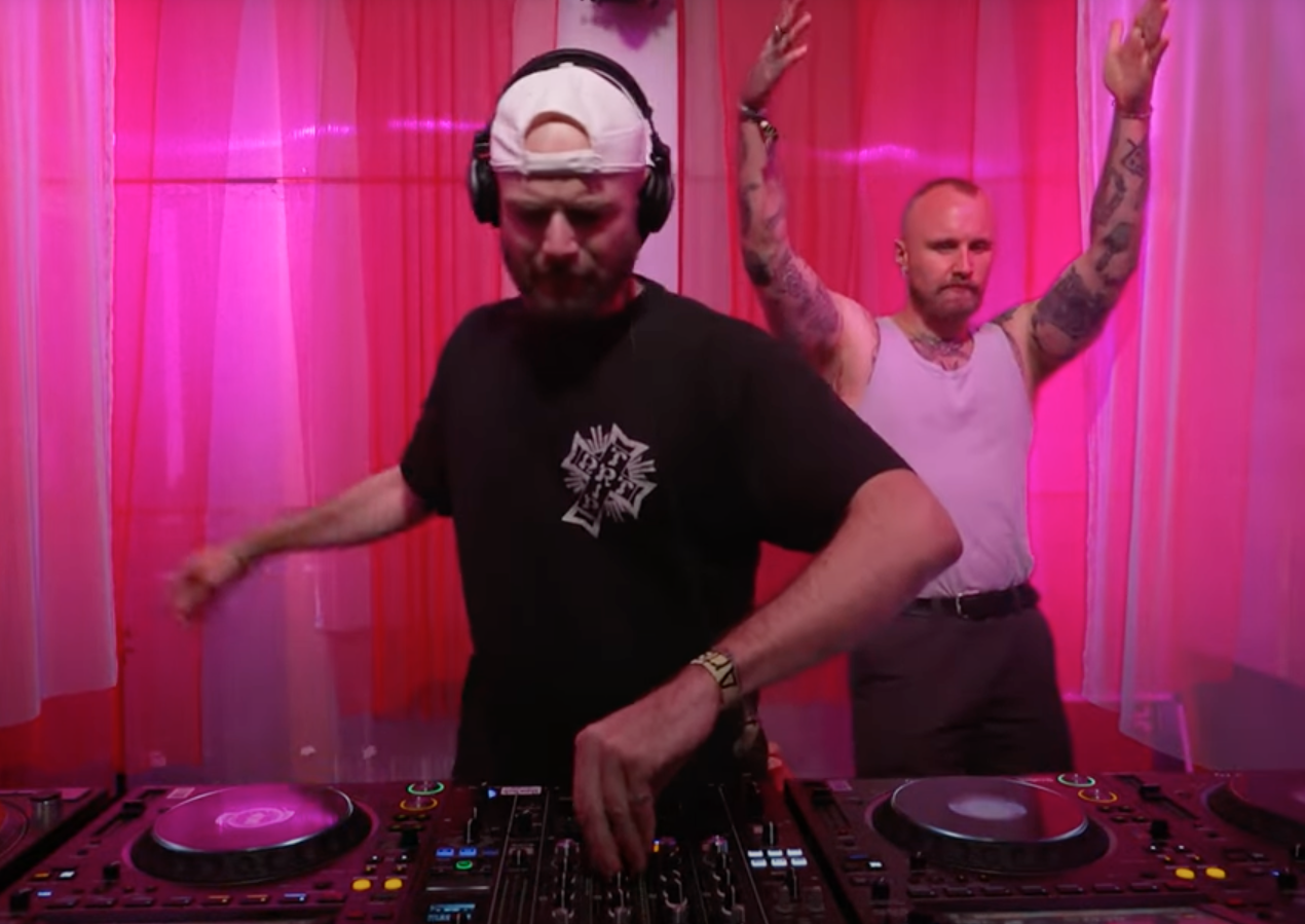 Non B2B Juleeo performing at O/FM at O Days broadcasted by Radio Panini on August 1, 2025.