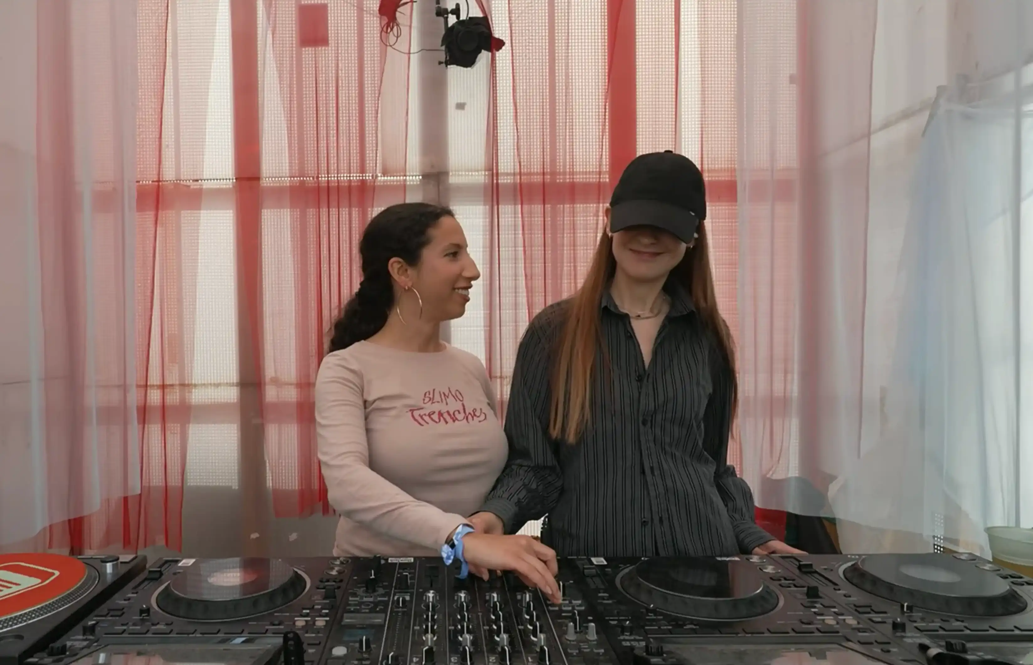 Fine and Melodi performing at O/FM at O Days broadcasted by Radio Panini on August 2, 2025.